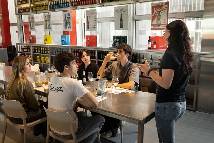 Barcelona: Estrella Damm Brewery Guided Tour with Tasting - Who will get the most from this brewery tour