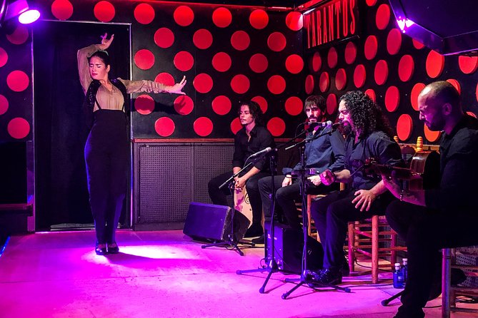 Barcelona Evening Tour, Flamenco Show & Tapas - Walking the Gothic Quarter’s narrow streets