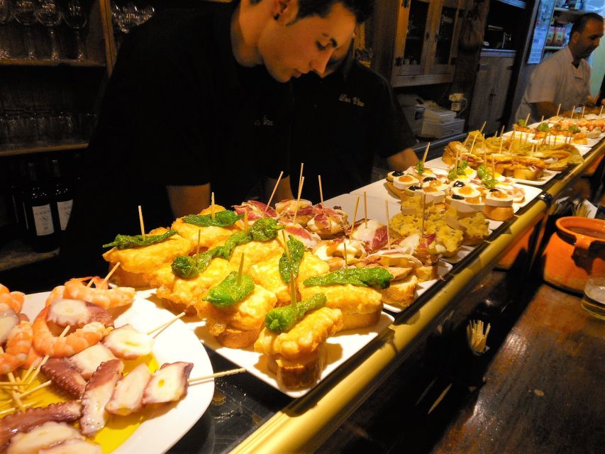 Barcelona: Evening Walking Tour in the Gaudi Area with Tapas - Why this Barcelona tapas tour works well at night