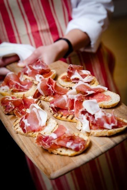Barcelona: Evening Walking Tour in the Gaudi Area with Tapas - First impressions of L’Eixample and Modernisme