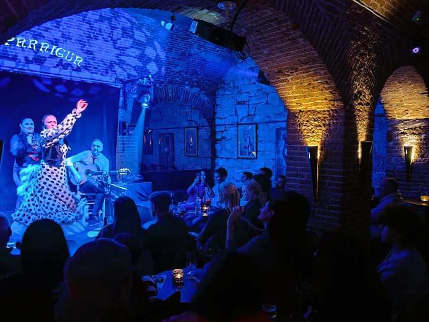 Barcelona: Exclusive Flamenco Show at El Paraigua with Drink - The included drink and optional food