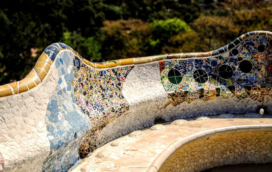 Barcelona: Exclusive Park Güell Private Guided Tour - The terrace, benches, and Barcelona views
