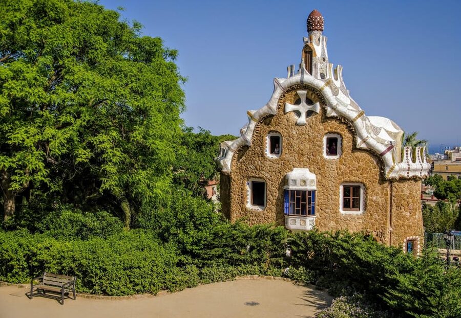 Barcelona: Exclusive Park Güell Private Guided Tour - Should you book this Park Güell tour?