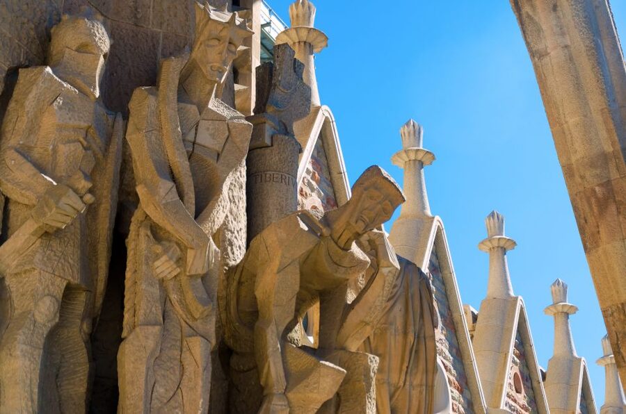 Barcelona: Exclusive Sagrada Familia Private Guided Tour - What the ticket includes, and what it leaves out