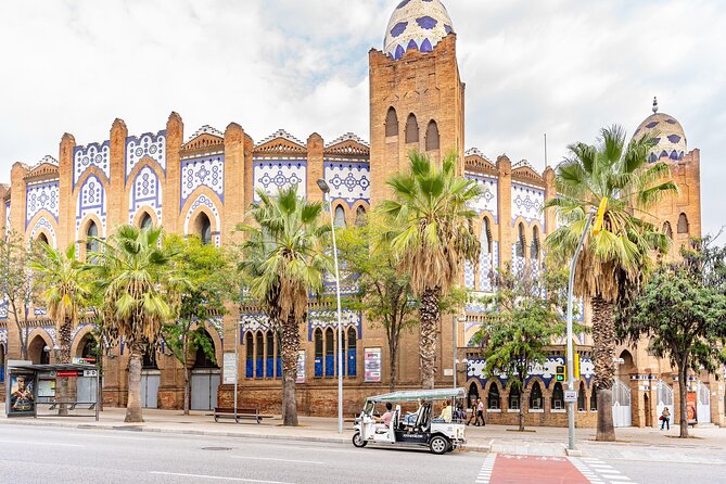 Barcelona Expert Tour with Local Guide in Eco Tuk Tuk Private - Why a tuk tuk makes sense for Barcelona