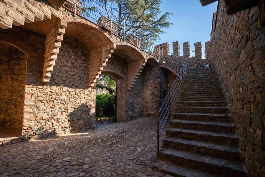 Barcelona: Exploring Gaudí's Hidden Gem, Bellesguard Tower - Key points to know before visiting