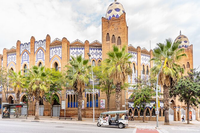 Barcelona Express Tour in a Private Eco Tuk Tuk - Casa Batlló, the façade that demands your attention