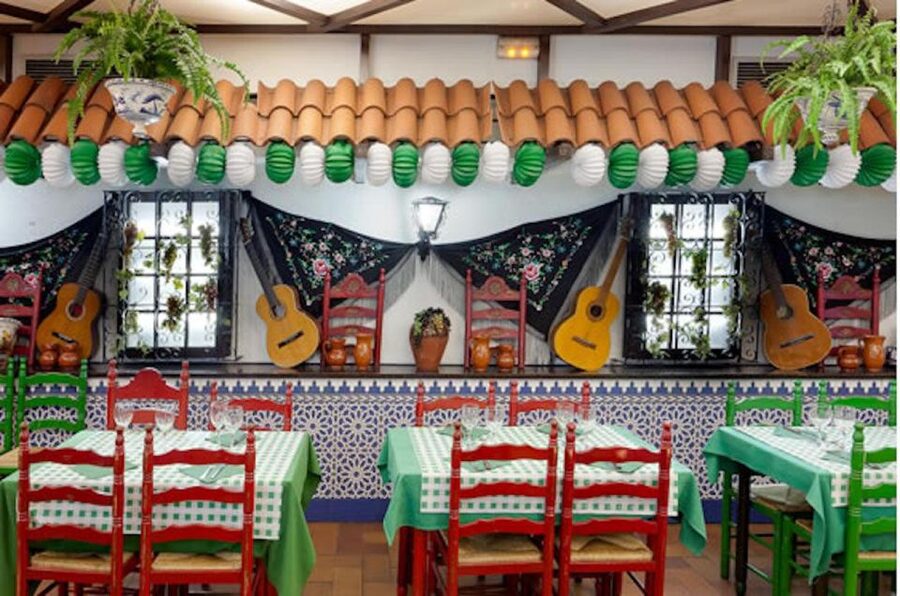 Barcelona: Flamenco at El Patio Andaluz with Optional Dinner - The optional dinner and what comes to the table
