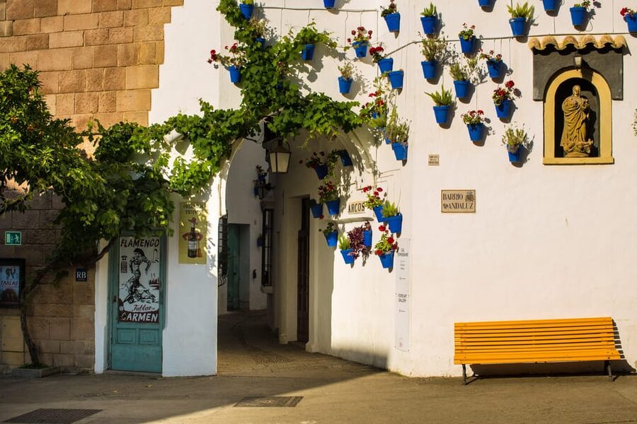Barcelona: Flamenco Show with Dinner at Tablao de Carmen - Use Poble Espanyol Before the Show