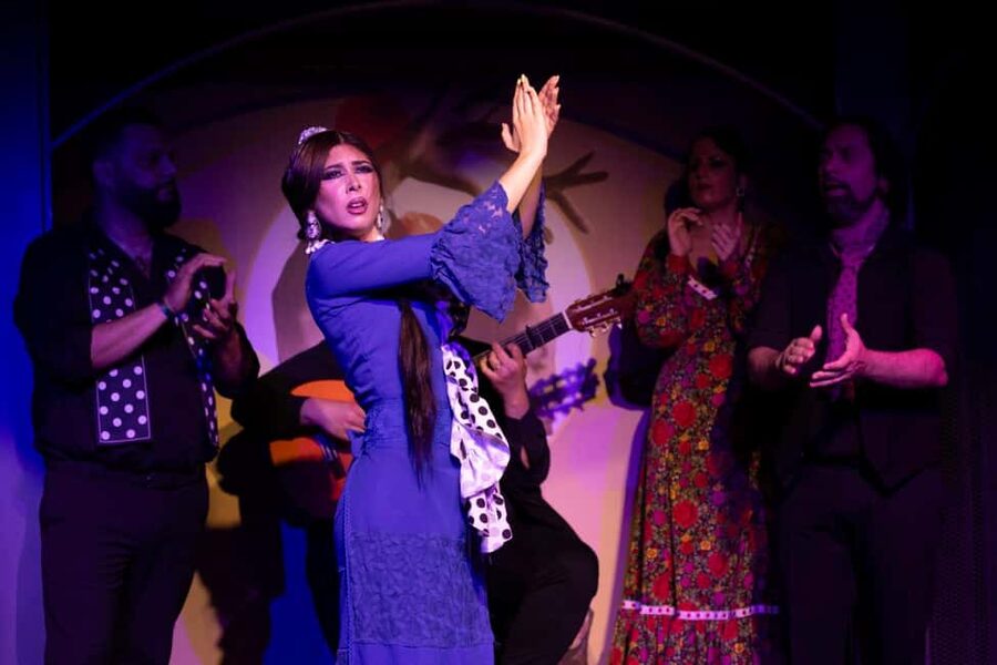 Barcelona: Flamenco Show with Drink at La Rambla - The Tablao Cordobés connection
