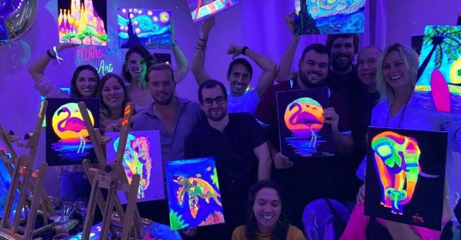 Barcelona: Fluorescent Paint and Wine Workshop - Why this workshop makes a good Barcelona break