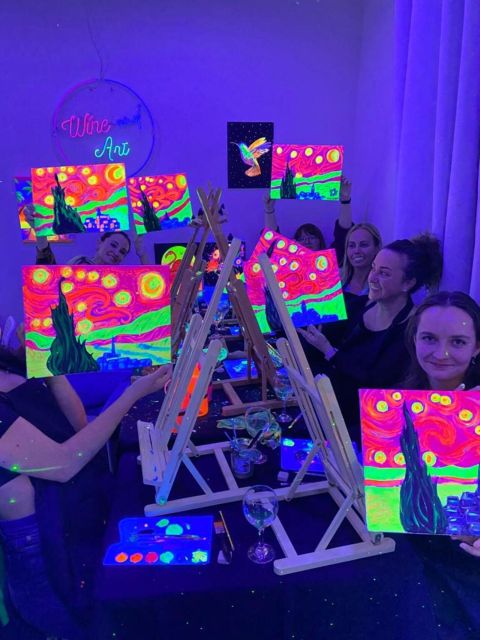 Barcelona: Fluorescent Paint and Wine Workshop - Wine, conversation, and the social side