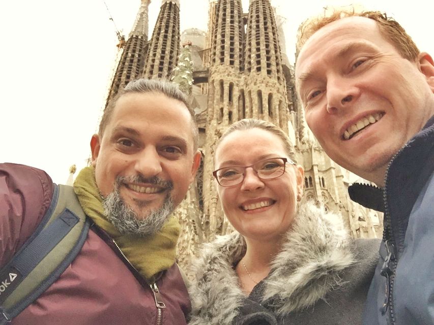Barcelona: Foodie Walking Tour with Sagrada Familia Tickets - O’Toxo 3 Germans and the value of a private guide