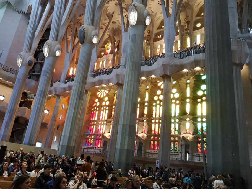 Barcelona: Foodie Walking Tour with Sagrada Familia Tickets - Entering Sagrada Familia with skip-the-line tickets