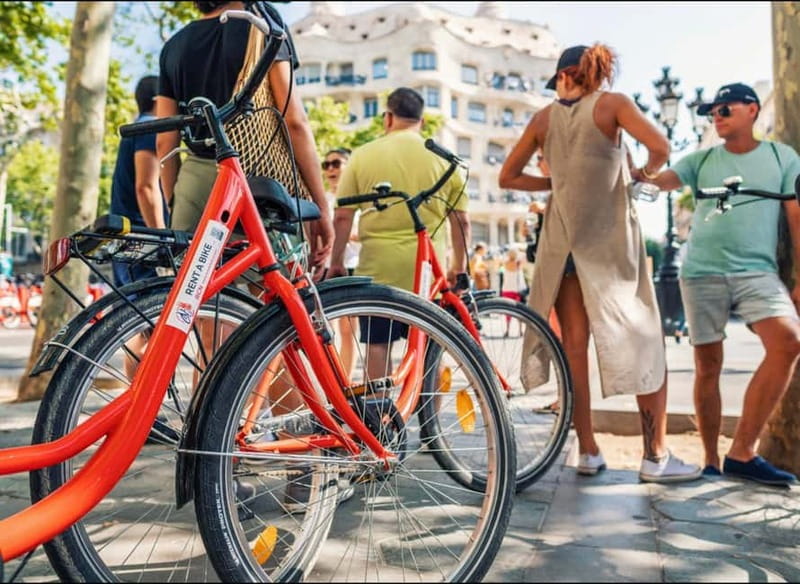 Barcelona: Full-Day Bike/E-Bike Rental with Helmet and Lock - Gothic Quarter Streets and Gaudi Sights