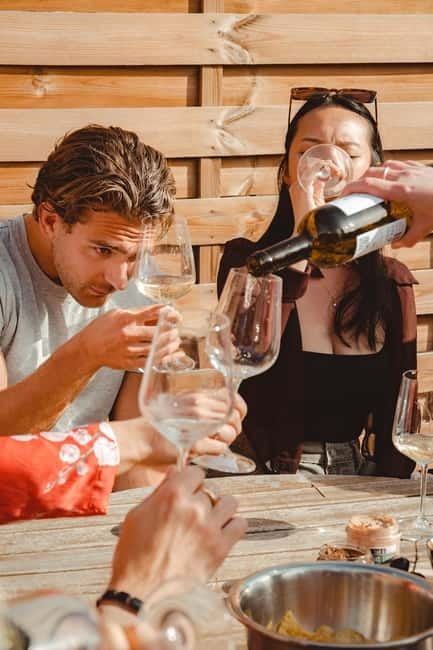 Barcelona: Fun & Unpretentious Rooftop Wine Tasting - Rooftop views and the rhythm of the evening