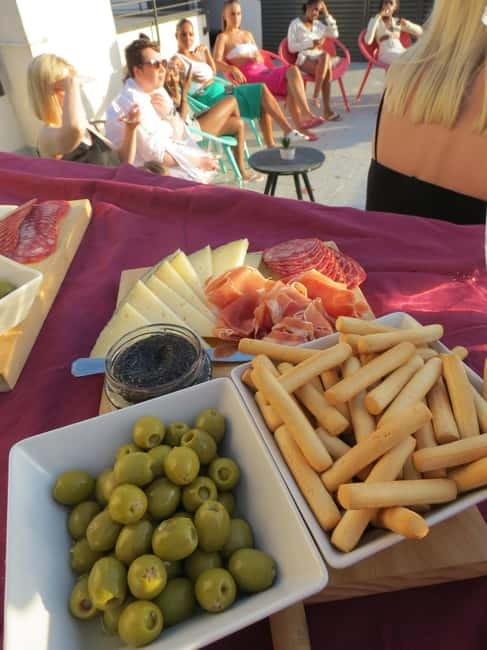 Barcelona: Fun & Unpretentious Rooftop Wine Tasting - Timing, access, and the small practical details