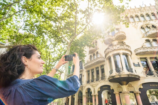 Barcelona Gaudi and Sagrada Familia Tour - Cost: Low Up Front, Higher With Admissions