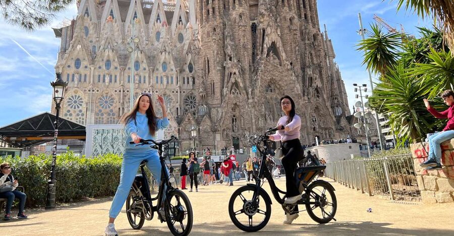 Barcelona: Gaudi Guided E-Bike Tour - From the waterfront to Barcelona’s Gaudi sights