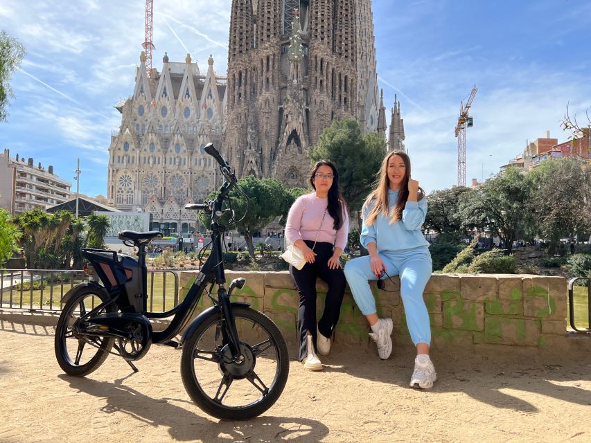 Barcelona: Gaudi Guided E-Bike Tour - A look at the harbor, old city, and central streets