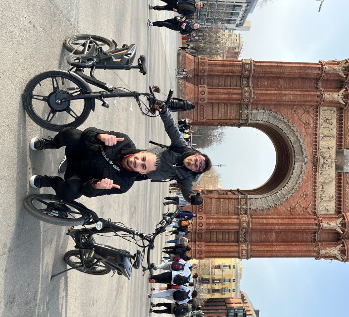 Barcelona: Gaudi Guided E-Bike Tour - Starting in Ciutat Vella and heading toward the sea