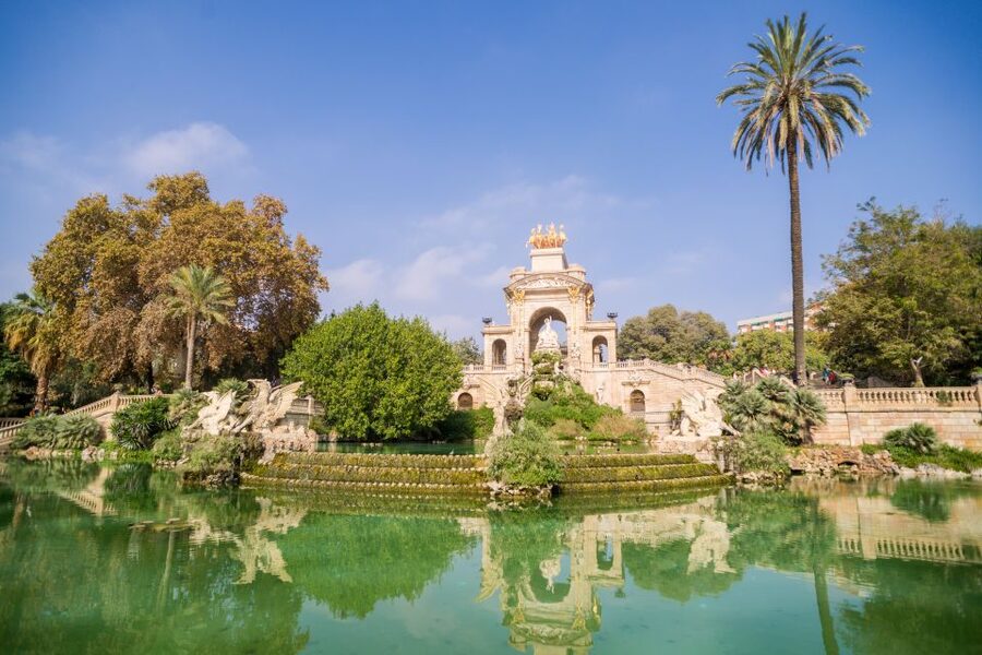 barcelona: Gaudi Highlights eBike tour - Passeig de Gràcia and Gaudí’s city palaces