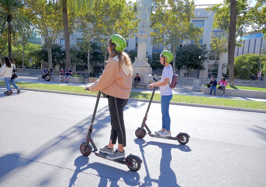Barcelona: Gaudi Highlights Guided Tour by Electric Scooter - Why a scooter makes sense in Barcelona