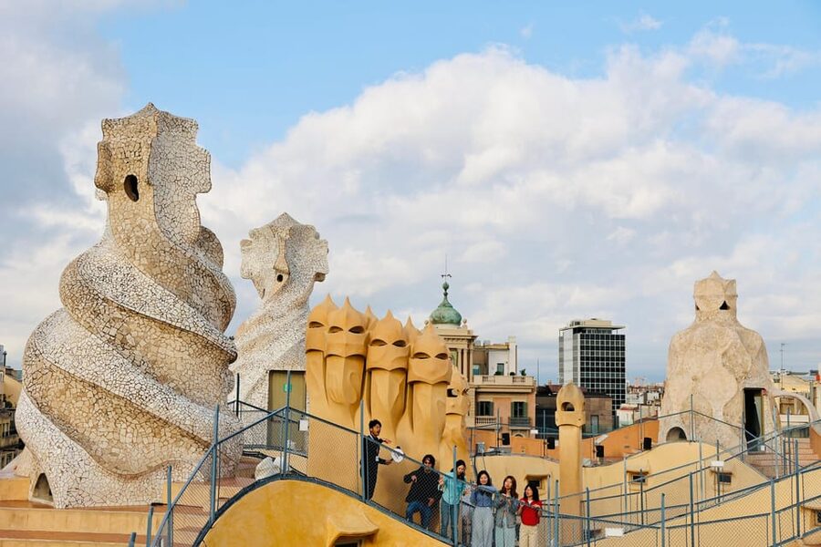 Barcelona: Gaudí Houses & Sagrada Familia Tour - Casa Milà reveals Gaudí’s practical side