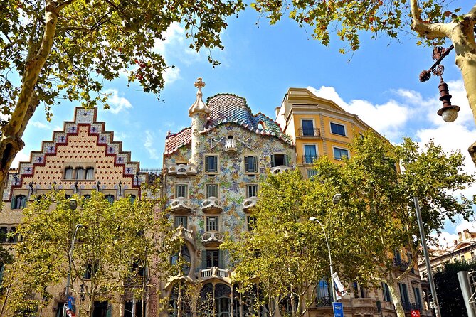Barcelona Gaudi Houses Tour: Casa Vicens, Pedrera & Casa Batlló - How the guides shape the experience