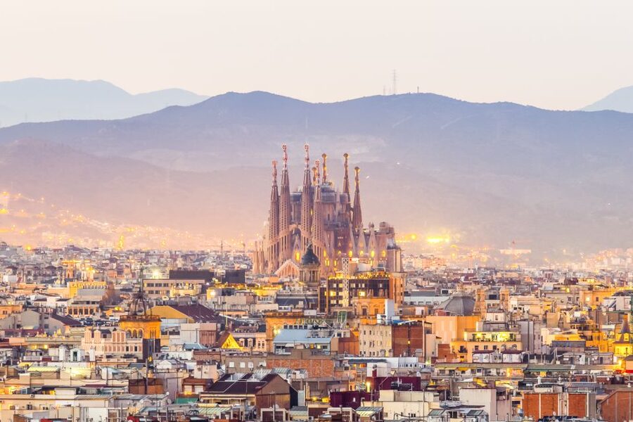 Barcelona: Gaudí Sightseeing Guided Segway Tour - Reaching Sagrada Família