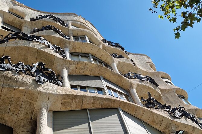 Barcelona: Gaudí, Tapa, Drink & Hidden Architectural Gems - The Manzana de la Discordia and Casa Milà