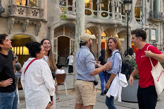 Barcelona: Gaudí, Tapa, Drink & Hidden Architectural Gems - Reaching Hospital de Sant Pau