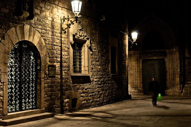 Barcelona Ghosts & Legends Tour - What happens during the 90-minute walk