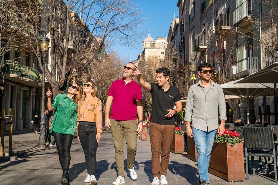 Barcelona: Girona Private Guided Tour by High-Speed Train - Girona Cathedral and the climb above the city
