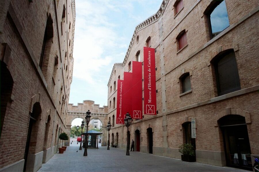 Barcelona: Go City All-Inclusive Pass with 45+ Attractions - Guided walks and food activities add variety