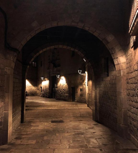 Barcelona: Gothic Quarter By Night Guided Walking Tour - Jewish Quarter lanes and Civil War scars