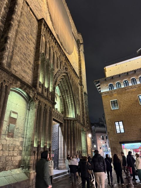 Barcelona: Gothic Quarter By Night Guided Walking Tour - A seasonal stop for gelato or hot chocolate