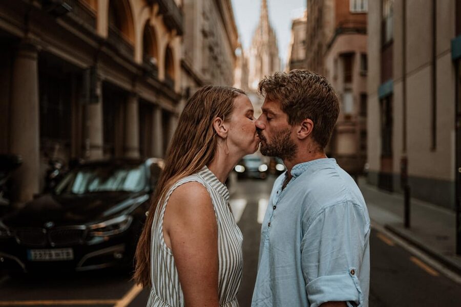Barcelona: Gothic Quarter Cinematic Photoshoot and Guide - What you actually receive for $34