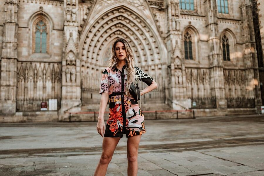 Barcelona: Gothic Quarter Cinematic Photoshoot and Guide - Who will get the most from this experience