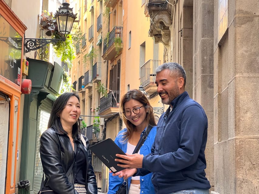 Barcelona: Gothic Quarter Guided Tour with Flamenco & Tapas - Practical details that affect your choice
