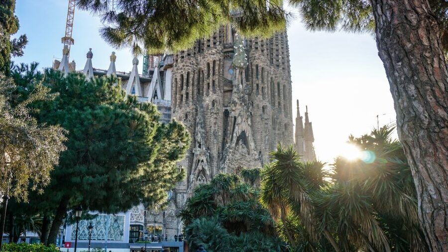 Barcelona: Gothic Quarter & La Sagrada Familia Private Tour - Key Points at a Glance