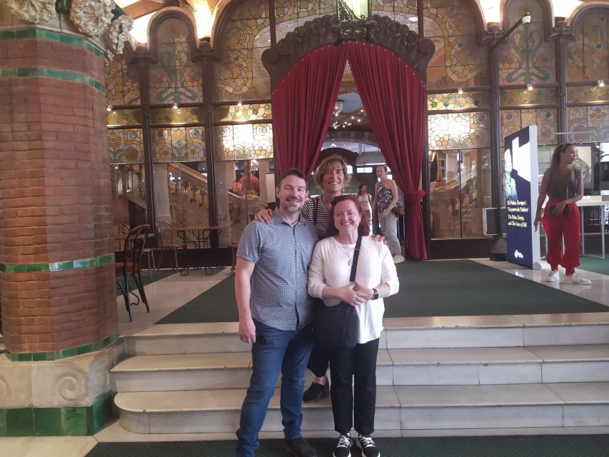 Barcelona: Gothic Quarter Legends Walking Tour with Tapas - Narrow lanes, quiet corners, and overlooked details