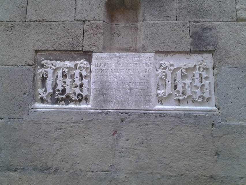 Barcelona: Gothic Quarter Legends Walking Tour with Tapas - Finishing with a pintxo, tapa, and drink
