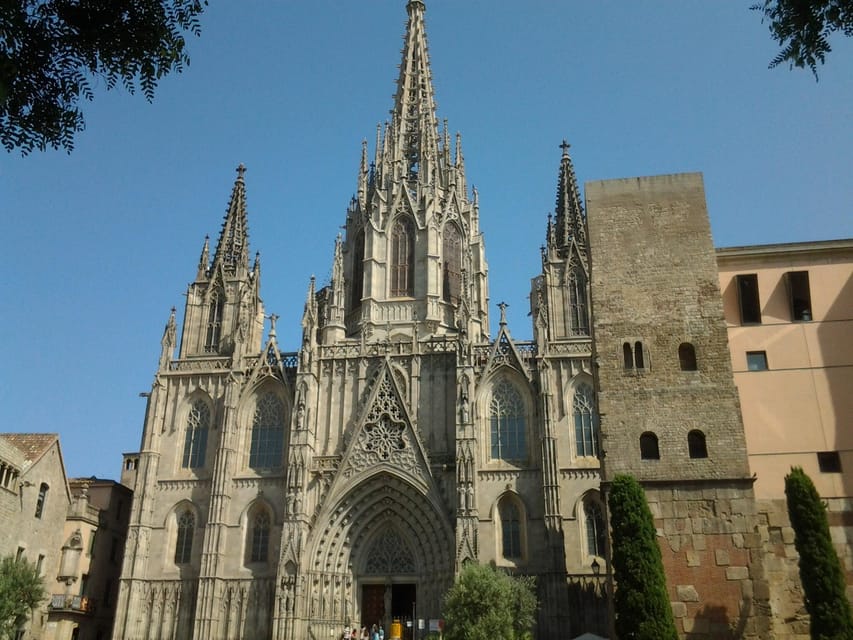 Barcelona: Gothic Quarter Legends Walking Tour with Tapas - Reading ancient Barcino in the Gothic Quarter