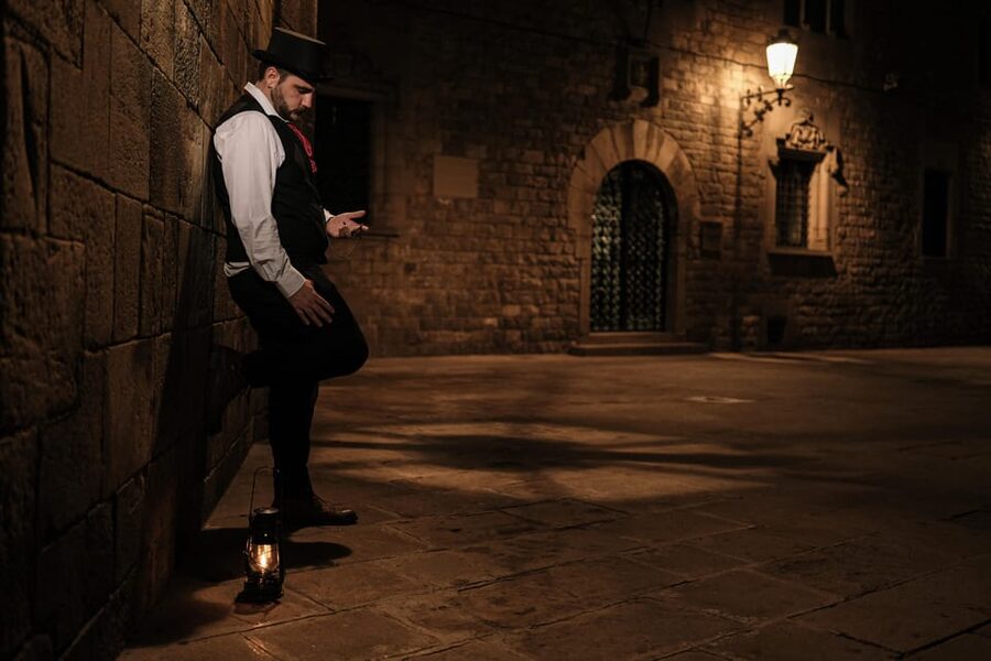 Barcelona: Gothic Quarter Night Walk Mysteries and Legends - Starting at Plaça de Ramon Berenguer el Gran