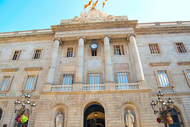 Barcelona Gothic Quarter Scavenger Hunt and City Highlights Walking Tour - Barcelona Cathedral and Bishop’s Bridge