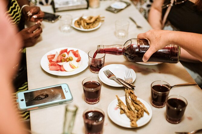 Barcelona Gothic Quarter Tapas & Taverns Food & Wine Tour - Guides make the difference