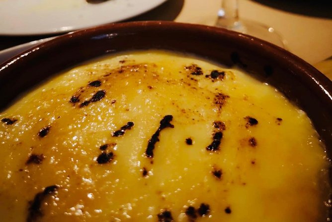 Barcelona Gothic Quarter VIP Tapas & Wine Tour - Monday through Thursday: El Born and Carrer dels Carders