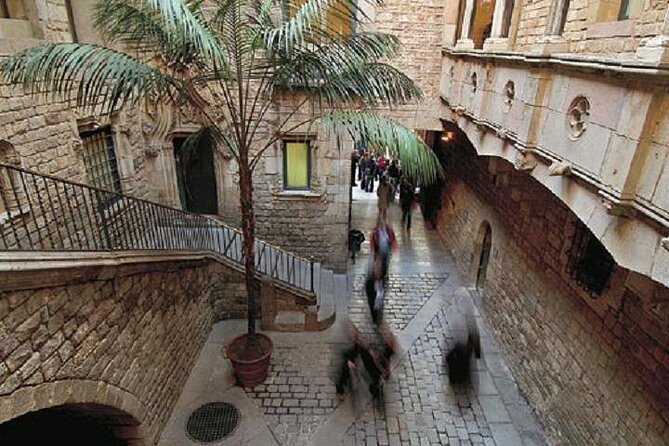 Barcelona: Gothic Quarter Walking Tour - The crown of Aragon and Barcelona’s sea power