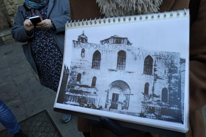 Barcelona Gothic Quarter Walking Tour with Tapas - Barcelona Cathedral, with €11 admission extra